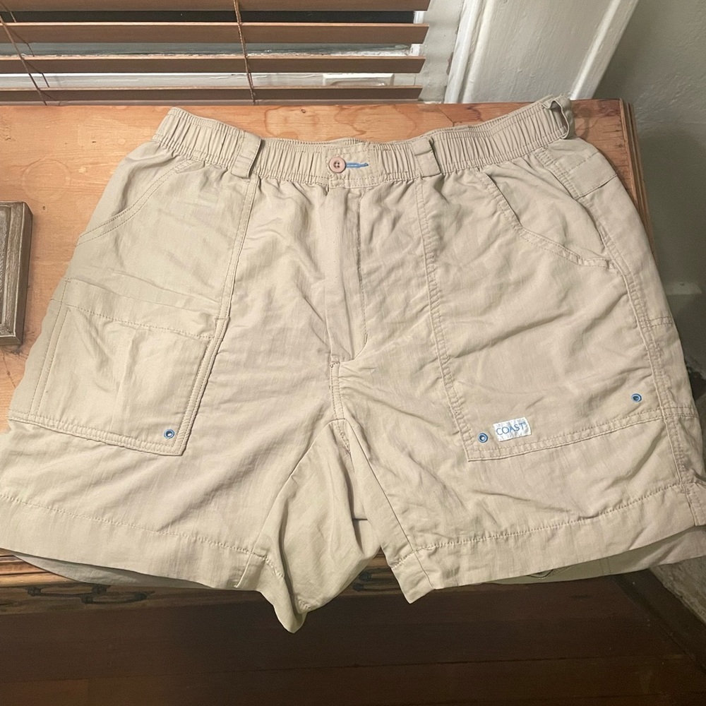 Coastal Apparel Men’s Angler Shorts Size Large Light Khaki